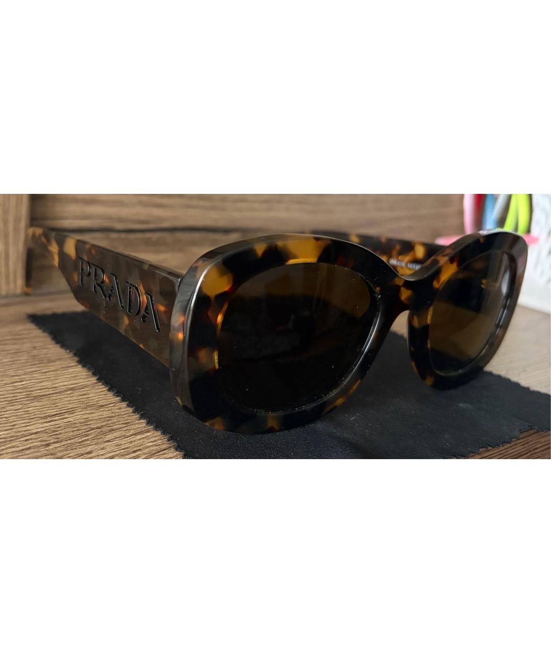 PRADA Коричневые пластиковые солнцезащитные очки, фото 4