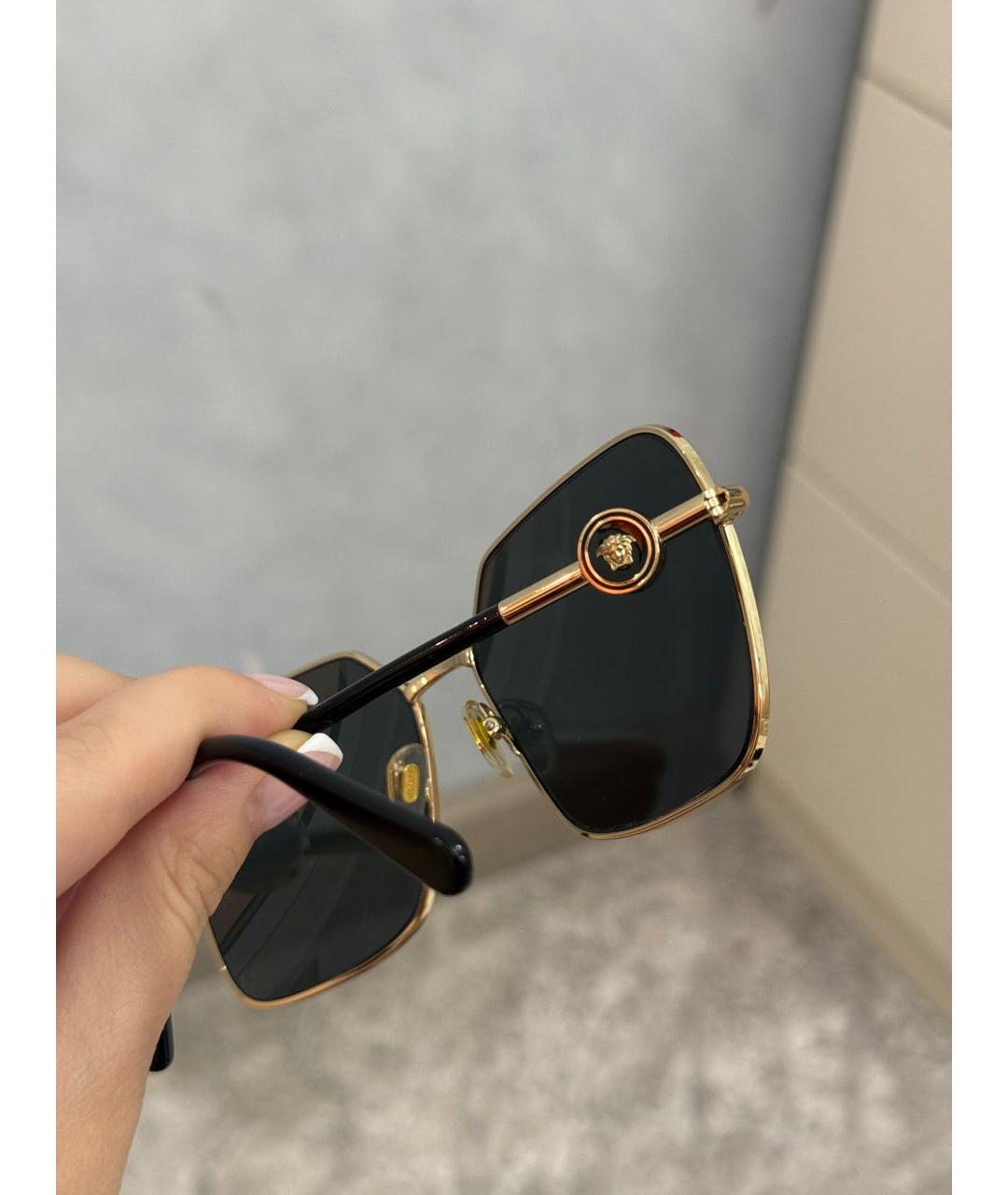 VERSACE Золотые металлические солнцезащитные очки, фото 3