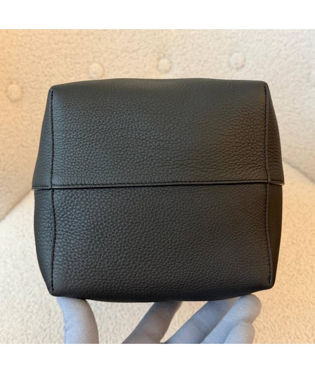 THE ROW Черная кожаная сумка с короткими ручками, фото 4