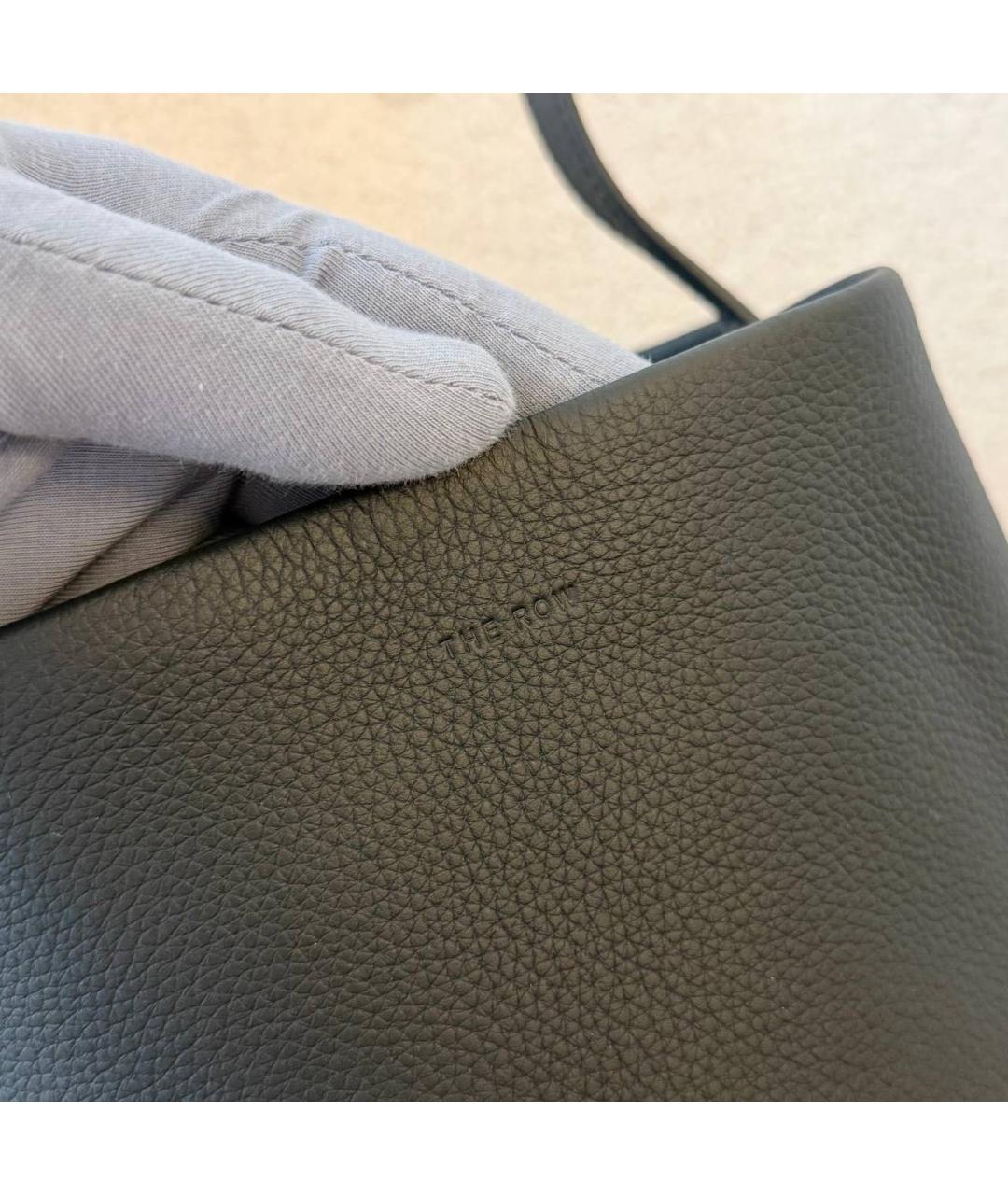 THE ROW Черная кожаная сумка с короткими ручками, фото 3