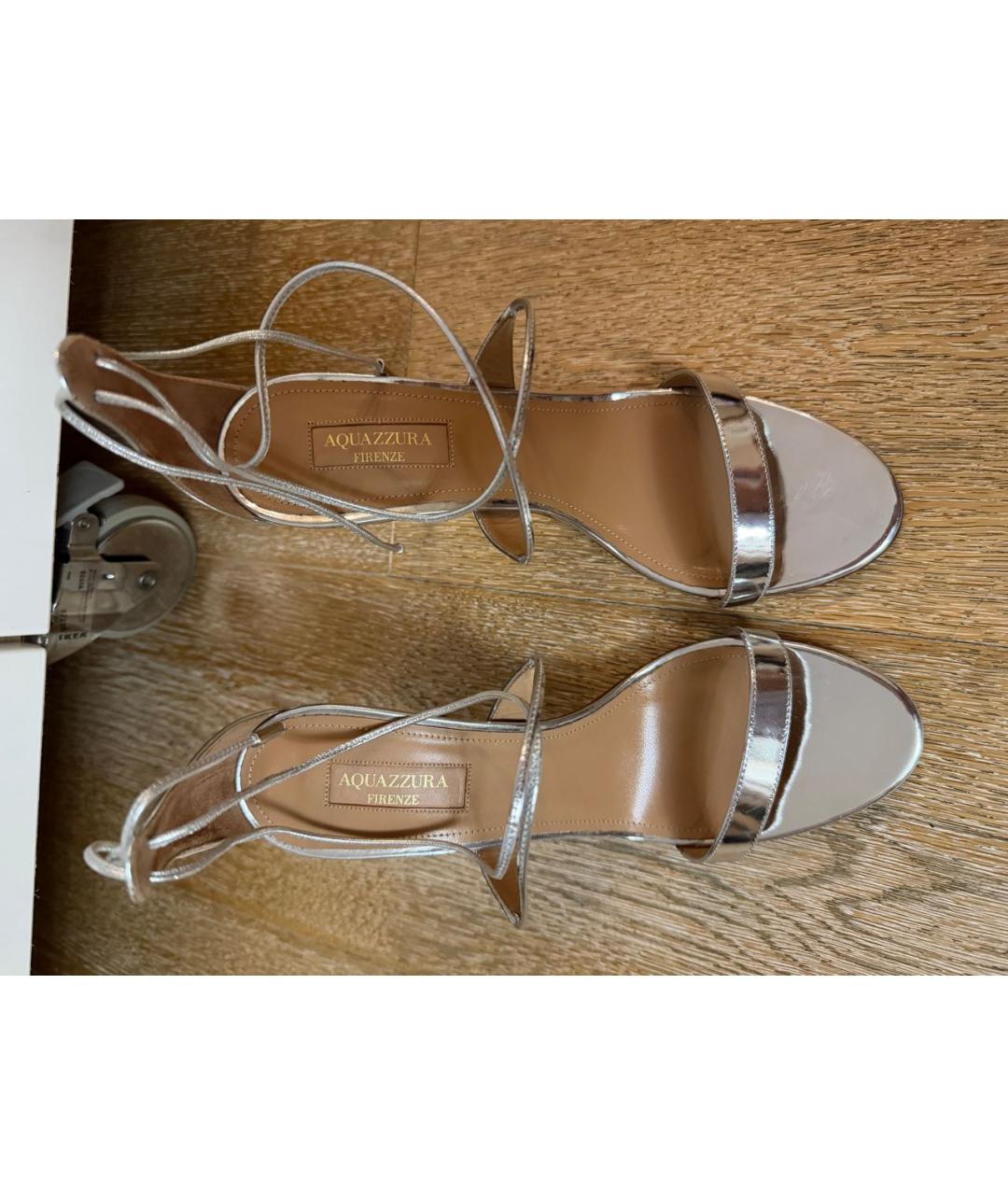AQUAZZURA Серебряные босоножки из лакированной кожи, фото 3