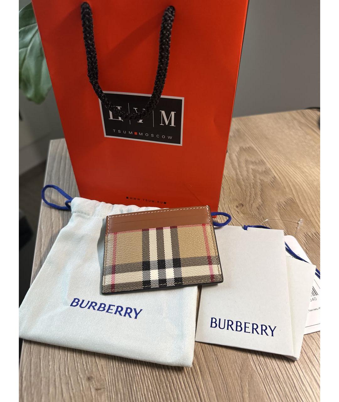 BURBERRY Бежевый кожаный кардхолдер, фото 4