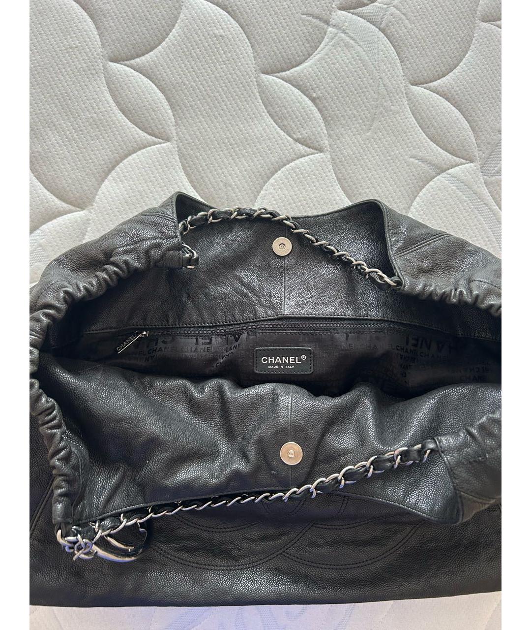 CHANEL Черная кожаная сумка с короткими ручками, фото 3