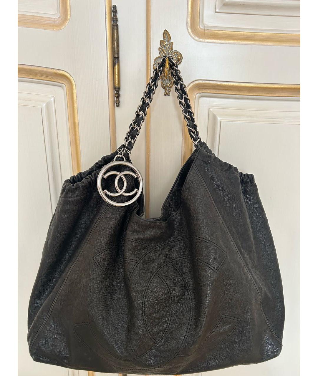 CHANEL Черная кожаная сумка с короткими ручками, фото 6