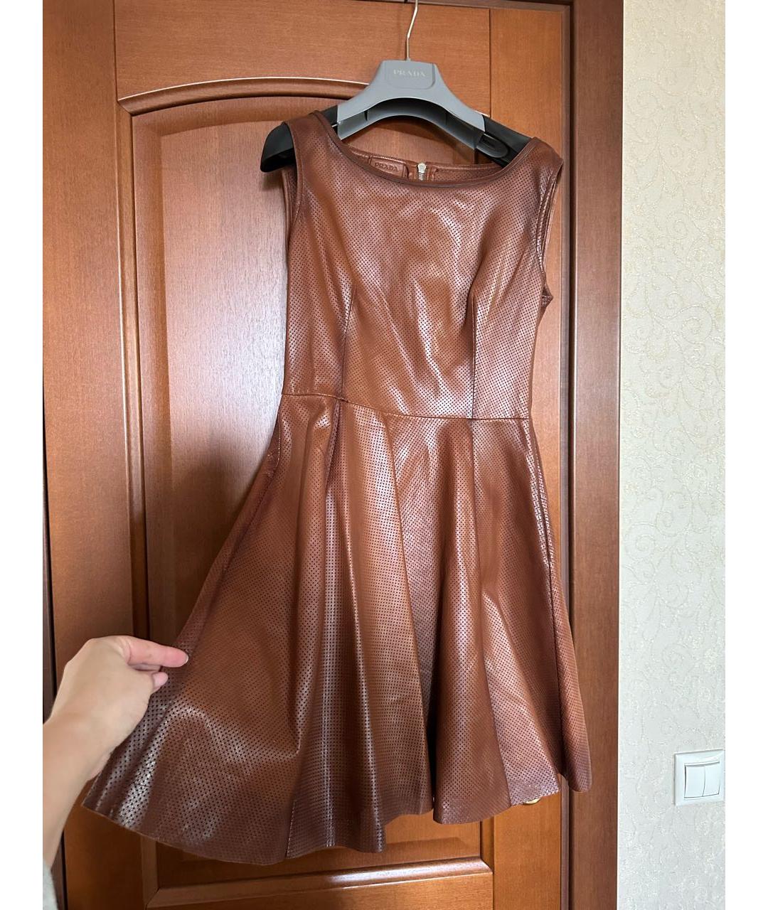 PRADA Коричневое кожаное повседневное платье, фото 5