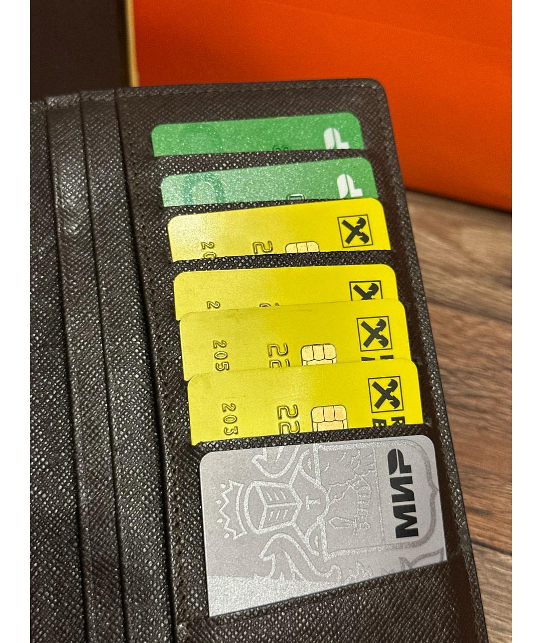 LOUIS VUITTON Коричневый кожаный кошелек, фото 6