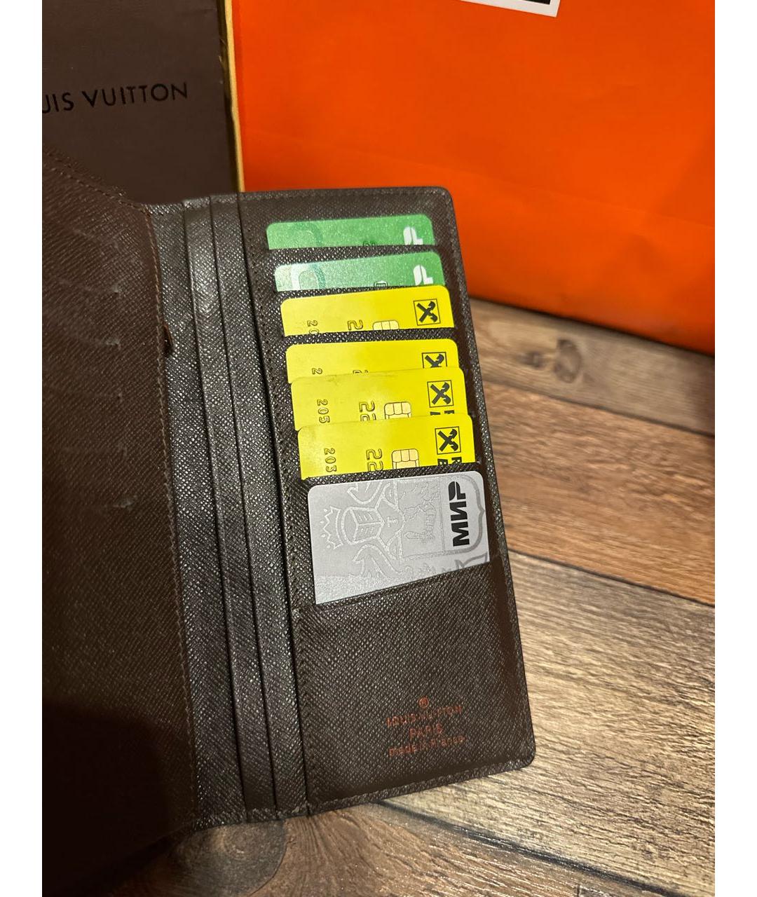 LOUIS VUITTON Коричневый кожаный кошелек, фото 4