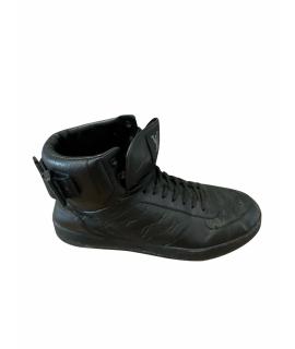 LOUIS VUITTON Высокие кроссовки / кеды