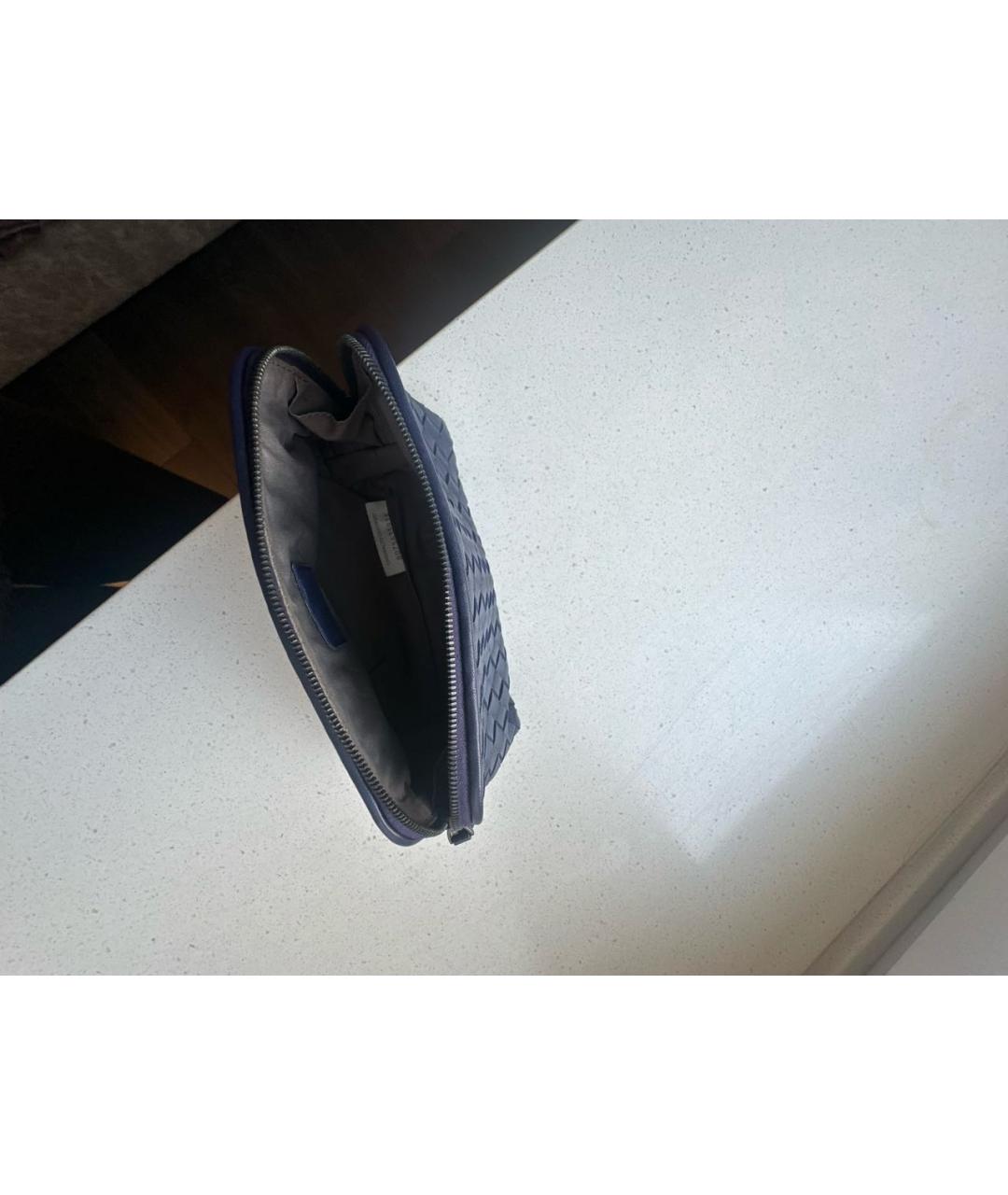 BOTTEGA VENETA Темно-синяя кожаная косметичка, фото 8