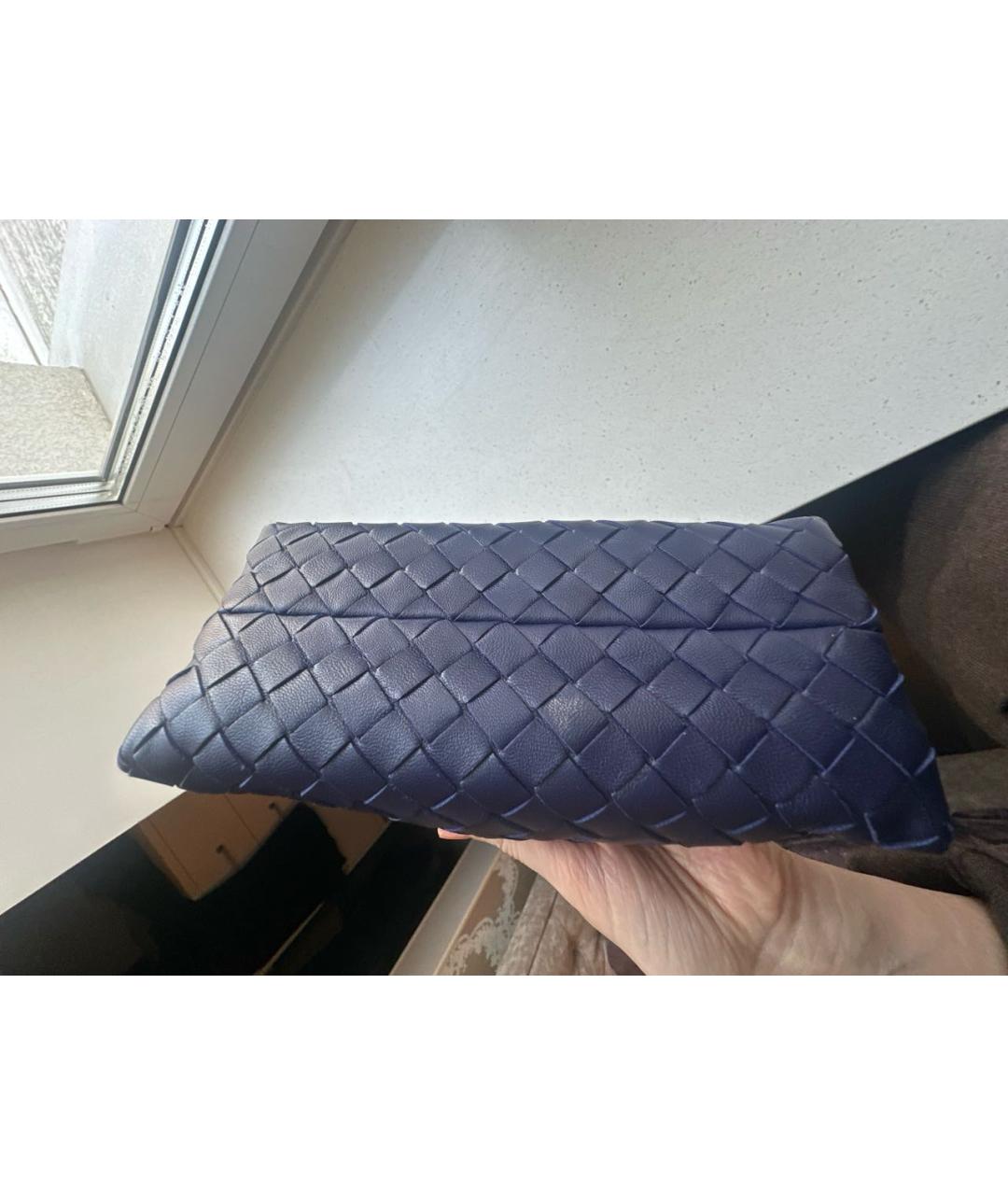 BOTTEGA VENETA Темно-синяя кожаная косметичка, фото 5