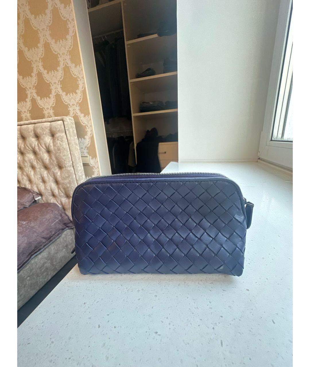 BOTTEGA VENETA Темно-синяя кожаная косметичка, фото 9