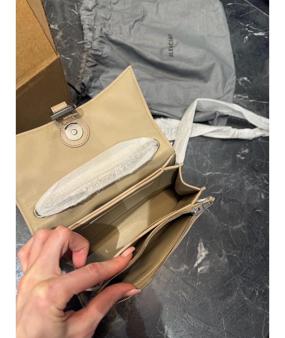 BALENCIAGA Бежевая кожаная сумка через плечо, фото 4