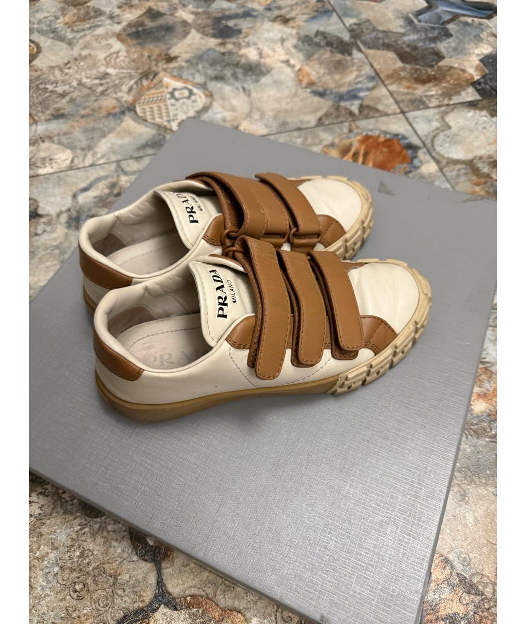PRADA Бежевые кожаные кеды, фото 4