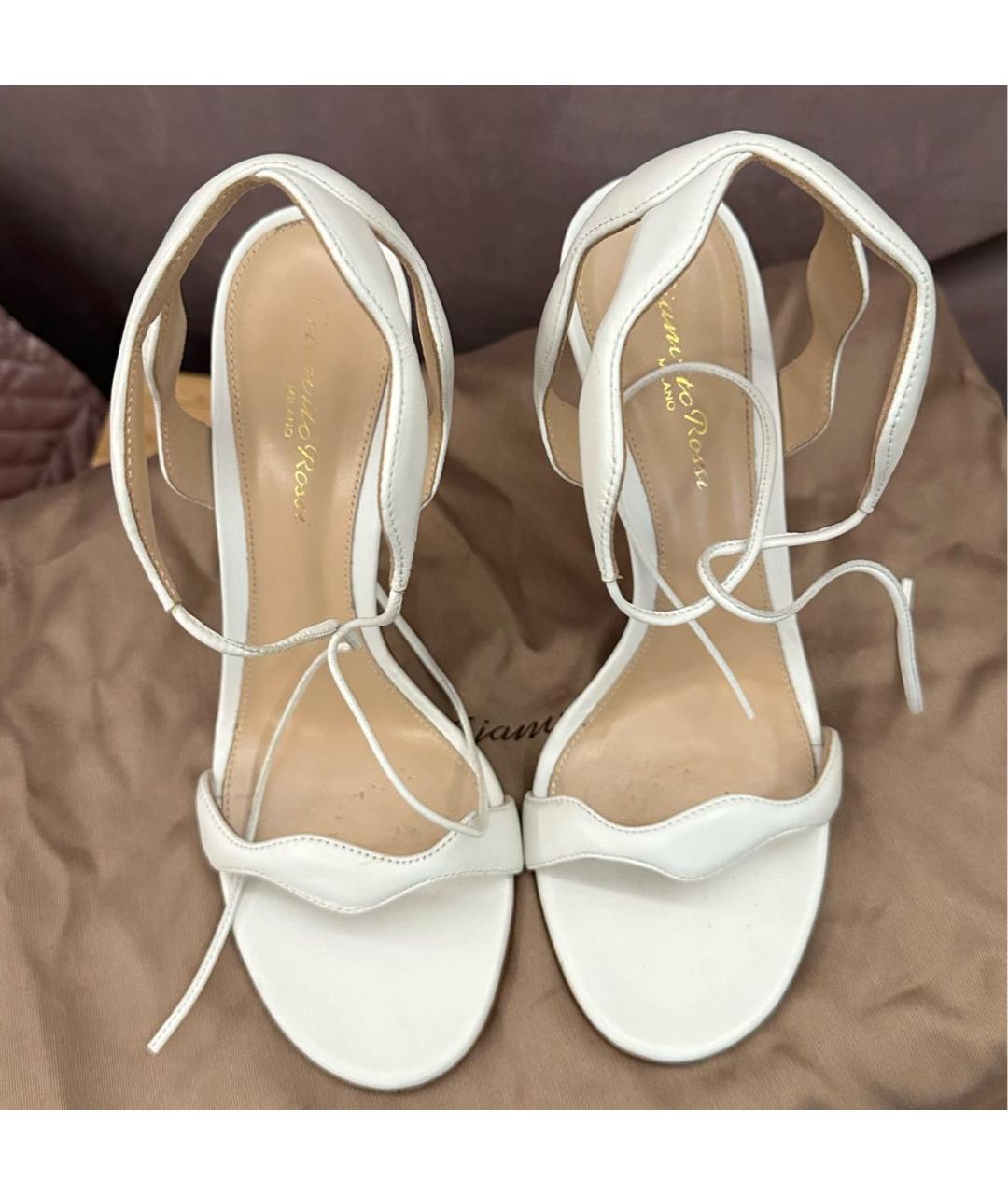 GIANVITO ROSSI Белые кожаные босоножки, фото 5