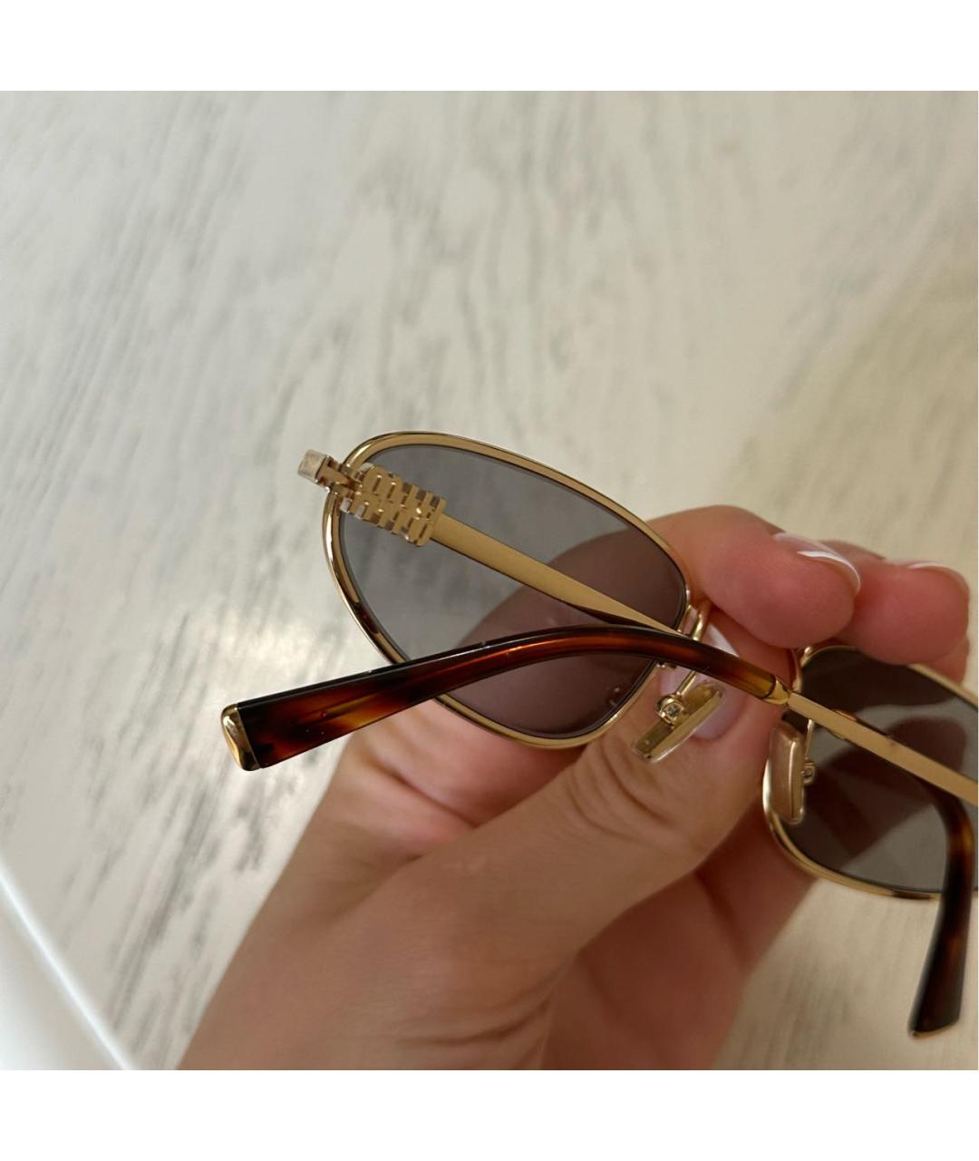 MIU MIU Золотые металлические солнцезащитные очки, фото 5