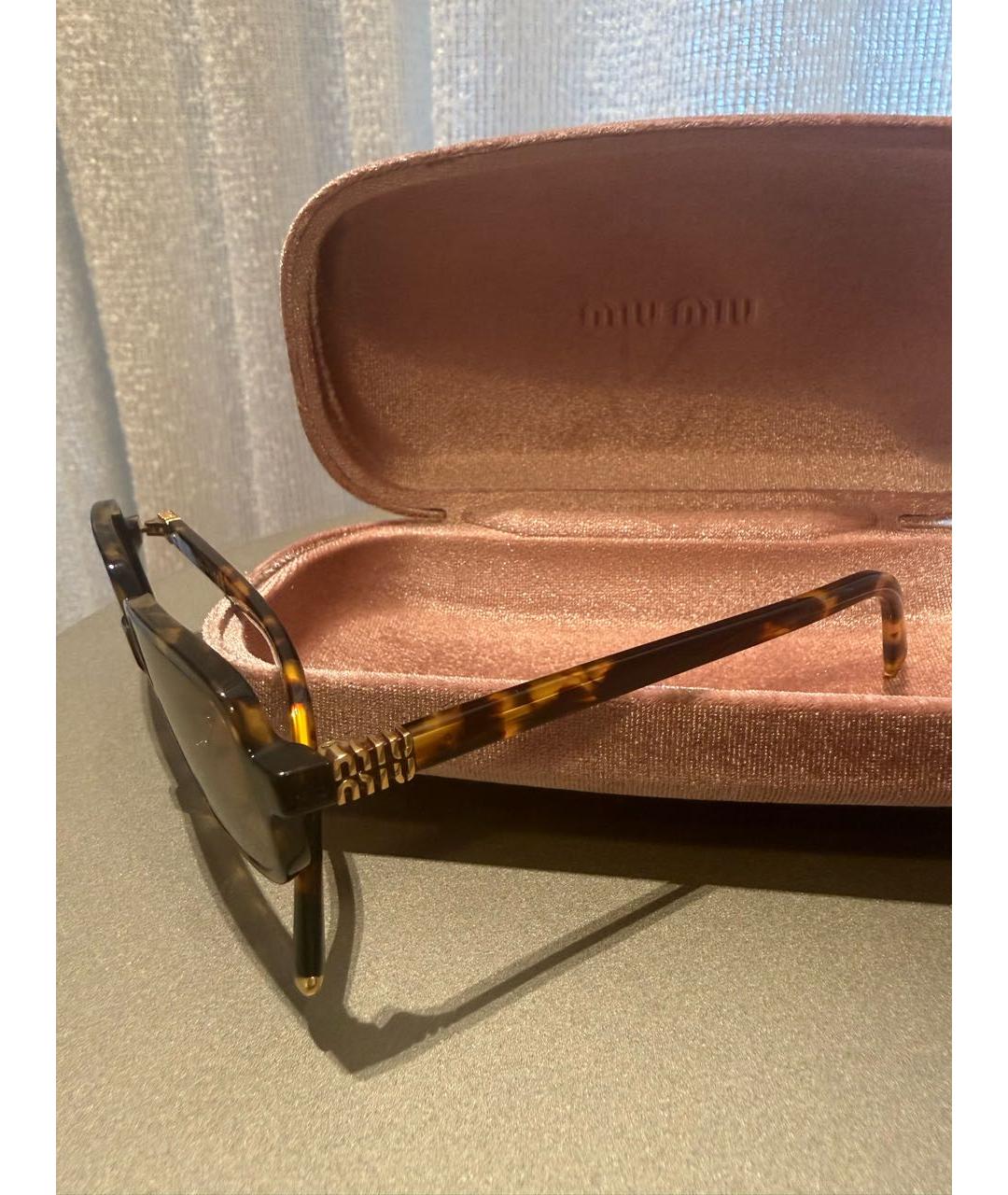 MIU MIU Коричневые пластиковые солнцезащитные очки, фото 6