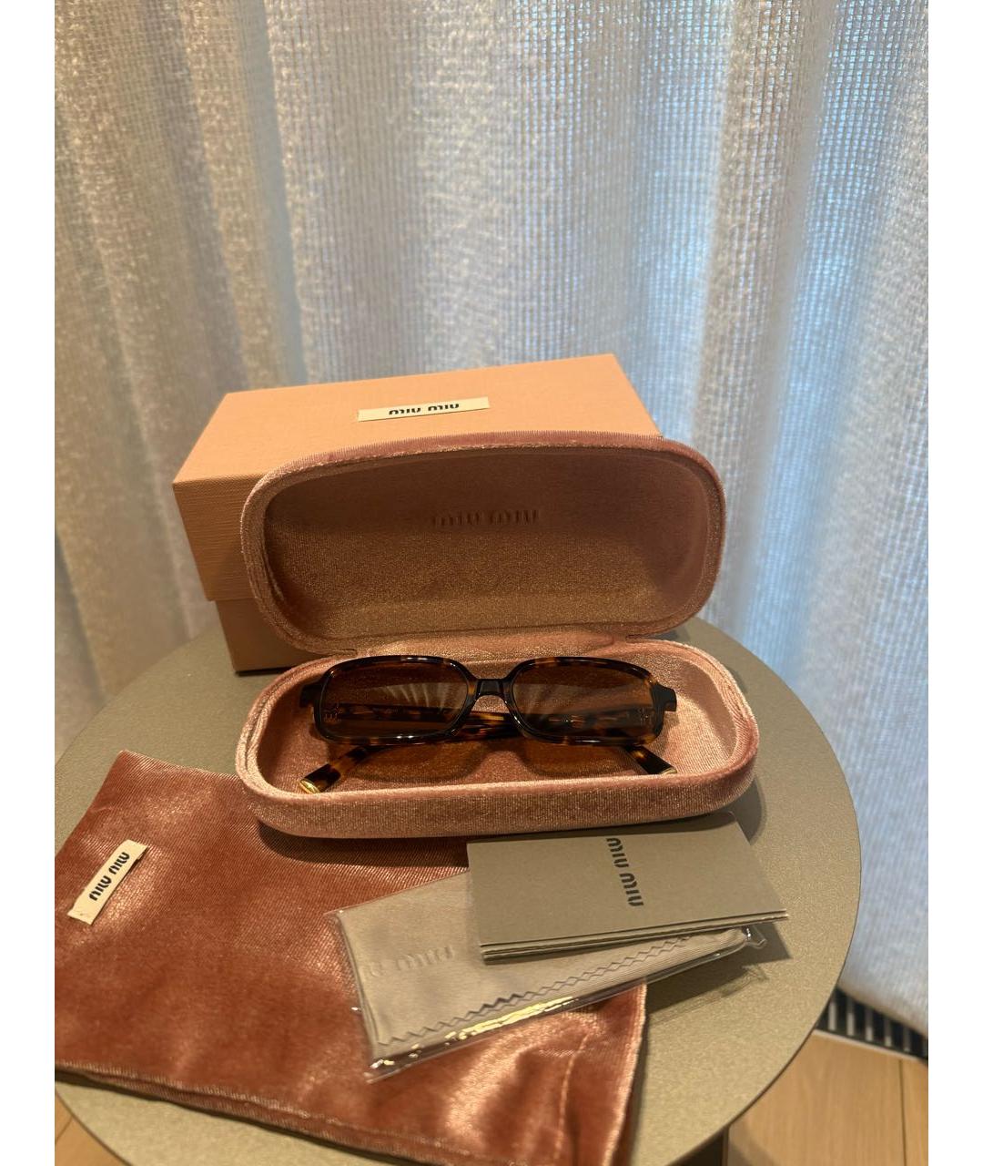 MIU MIU Коричневые пластиковые солнцезащитные очки, фото 5