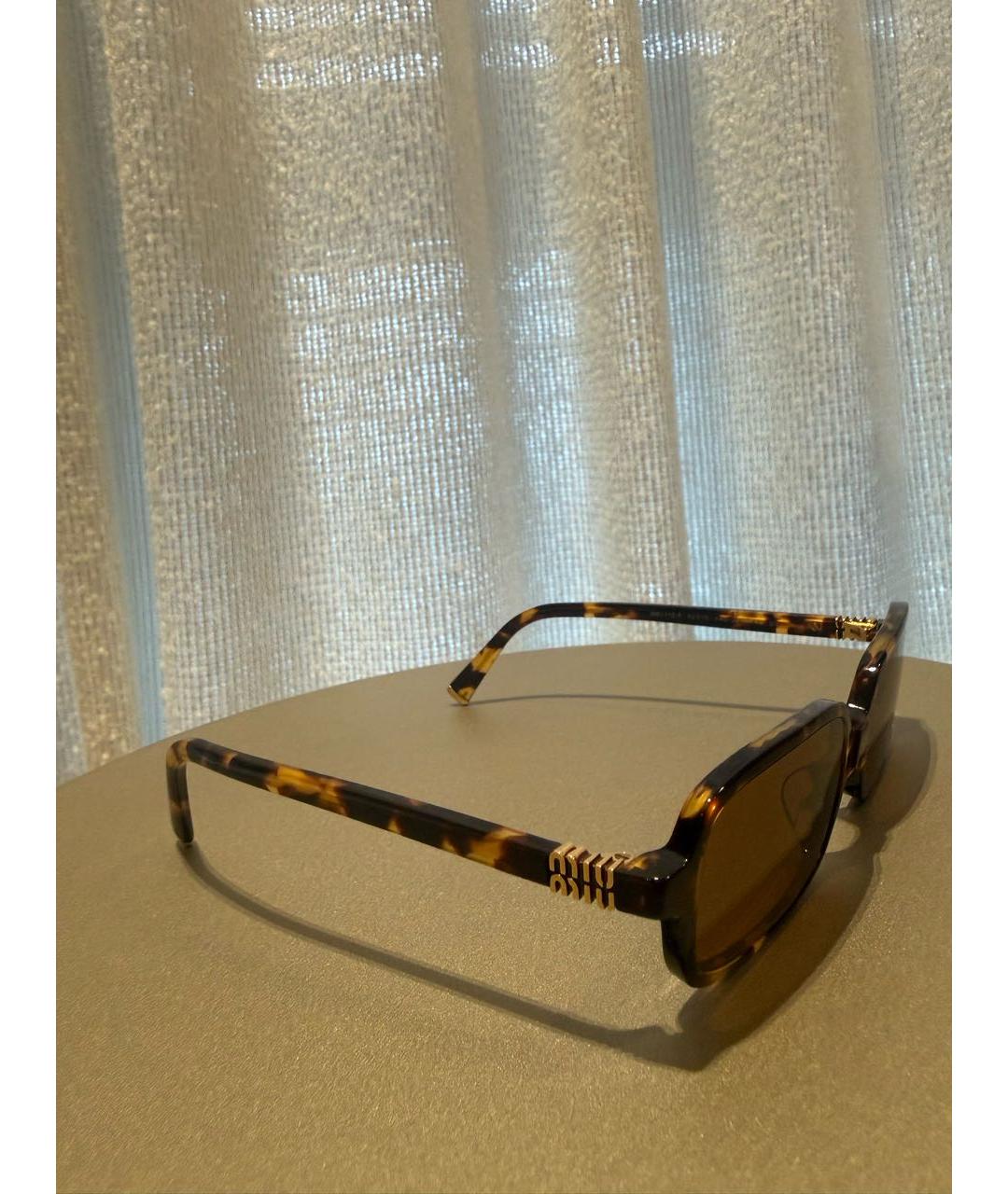 MIU MIU Коричневые пластиковые солнцезащитные очки, фото 3