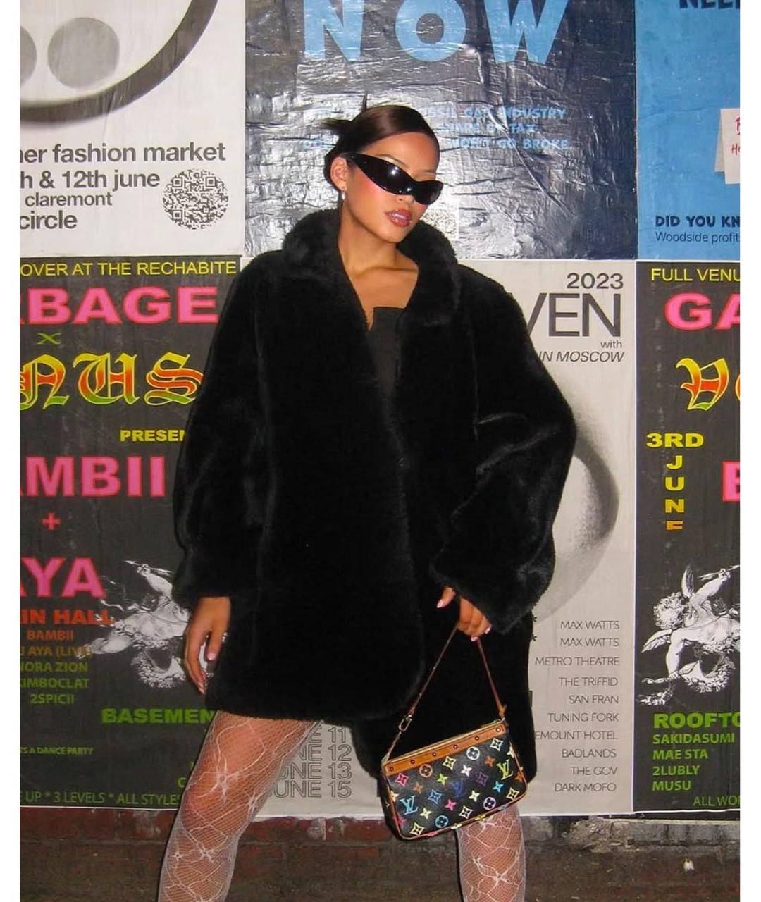 LOUIS VUITTON Белая сумка через плечо, фото 3