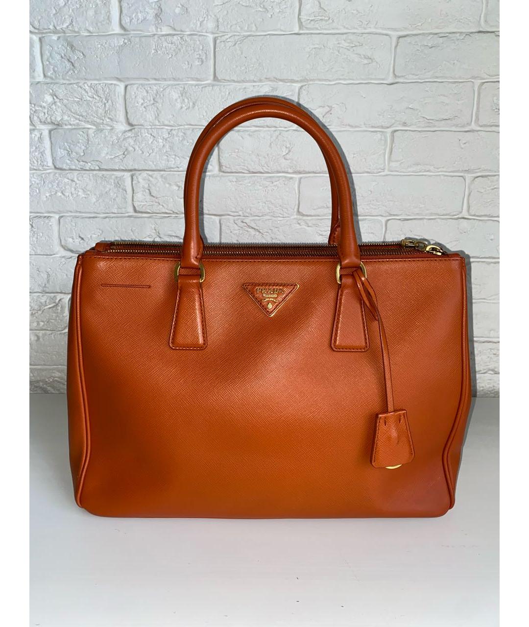 PRADA Оранжевая кожаная сумка с короткими ручками, фото 9
