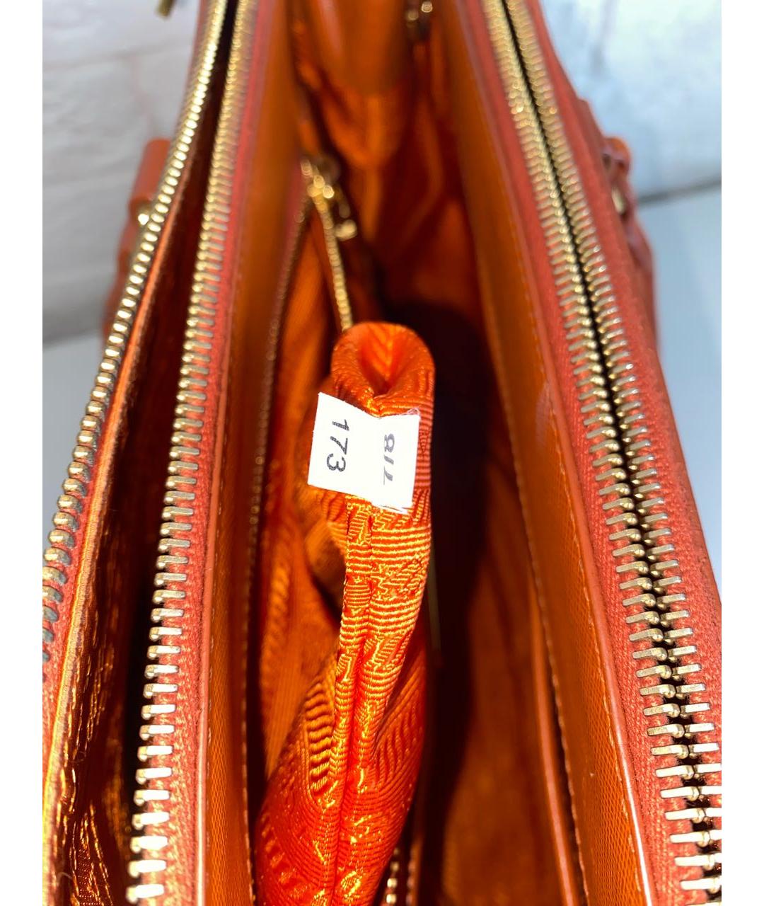 PRADA Оранжевая кожаная сумка с короткими ручками, фото 5