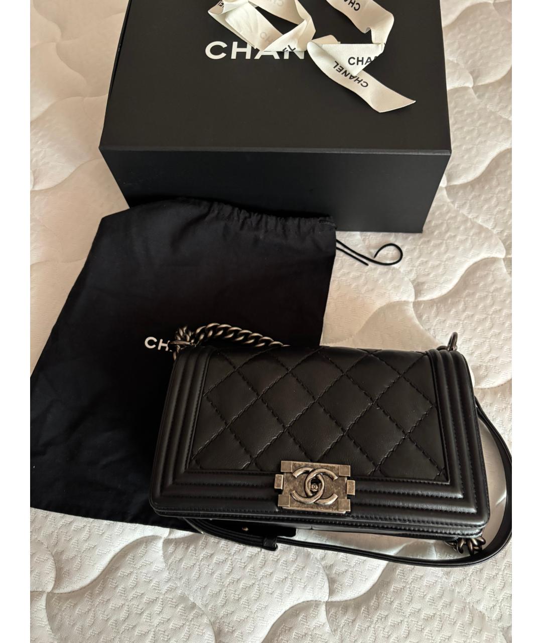 CHANEL Черная кожаная сумка через плечо, фото 7