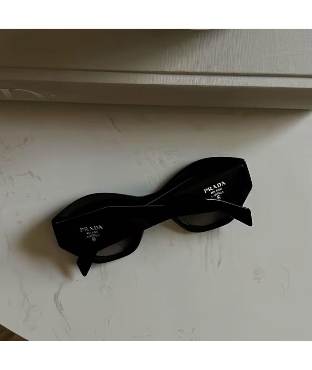 PRADA Черные пластиковые солнцезащитные очки, фото 5