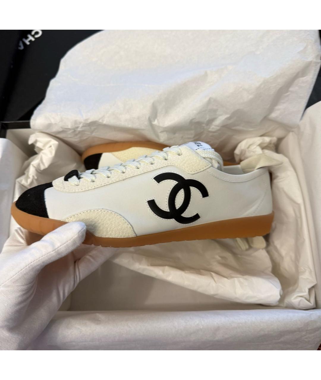 CHANEL Белые кожаные кеды, фото 4