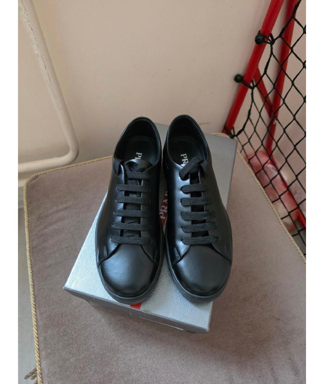 PRADA Черные кожаные низкие кроссовки / кеды, фото 2
