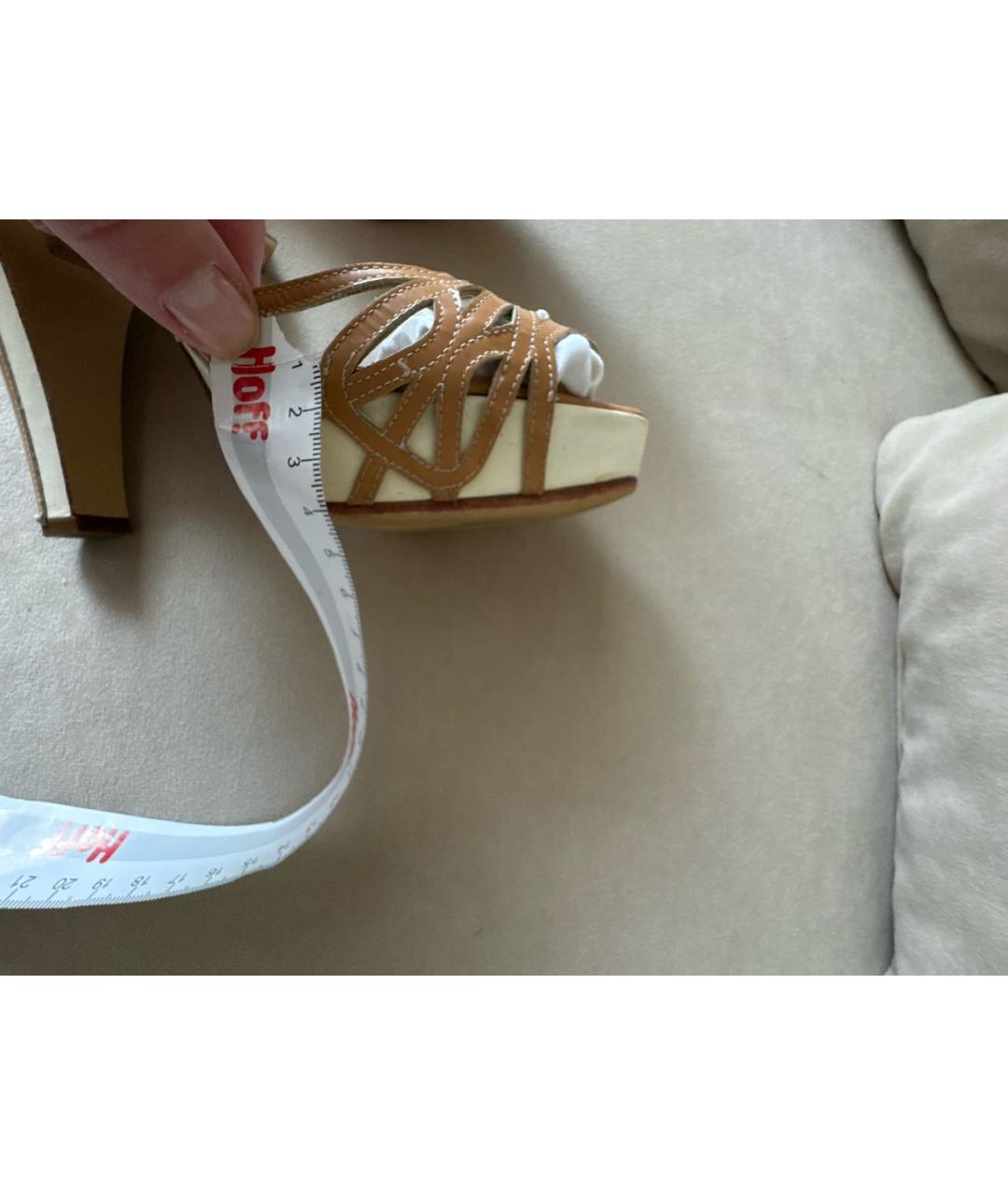 GIORGIO ARMANI Бежевые босоножки из лакированной кожи, фото 7