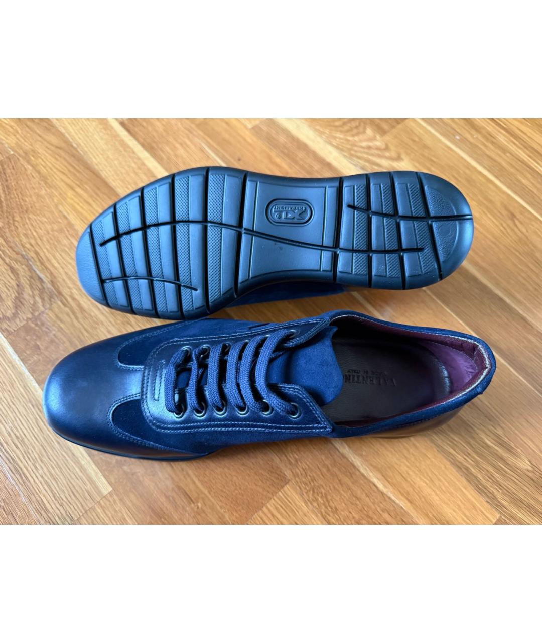 VALENTINO Темно-синие кожаные низкие кроссовки / кеды, фото 4