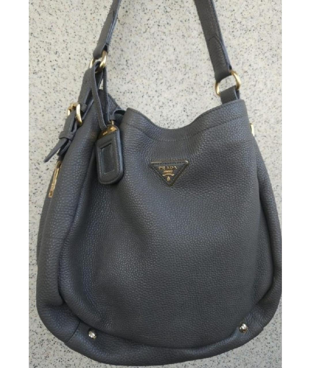 PRADA Серая кожаная сумка через плечо, фото 2