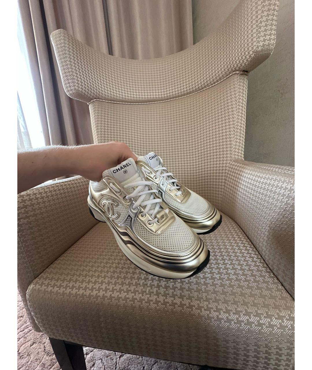 CHANEL Бежевые текстильные кроссовки, фото 7