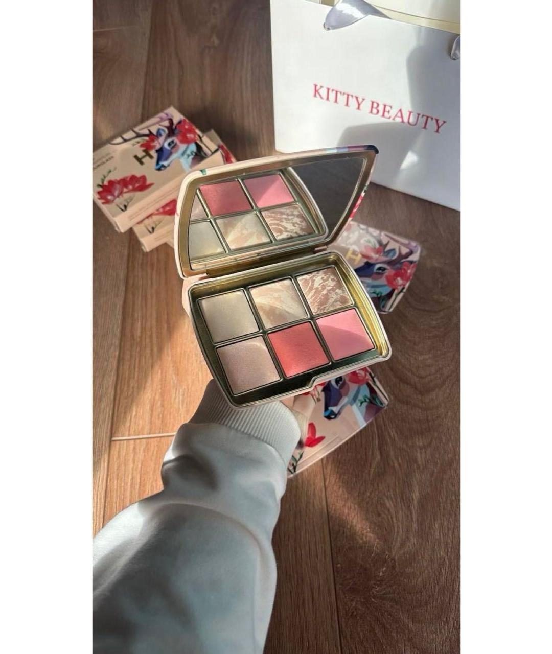 Hourglass Румяна, фото 6