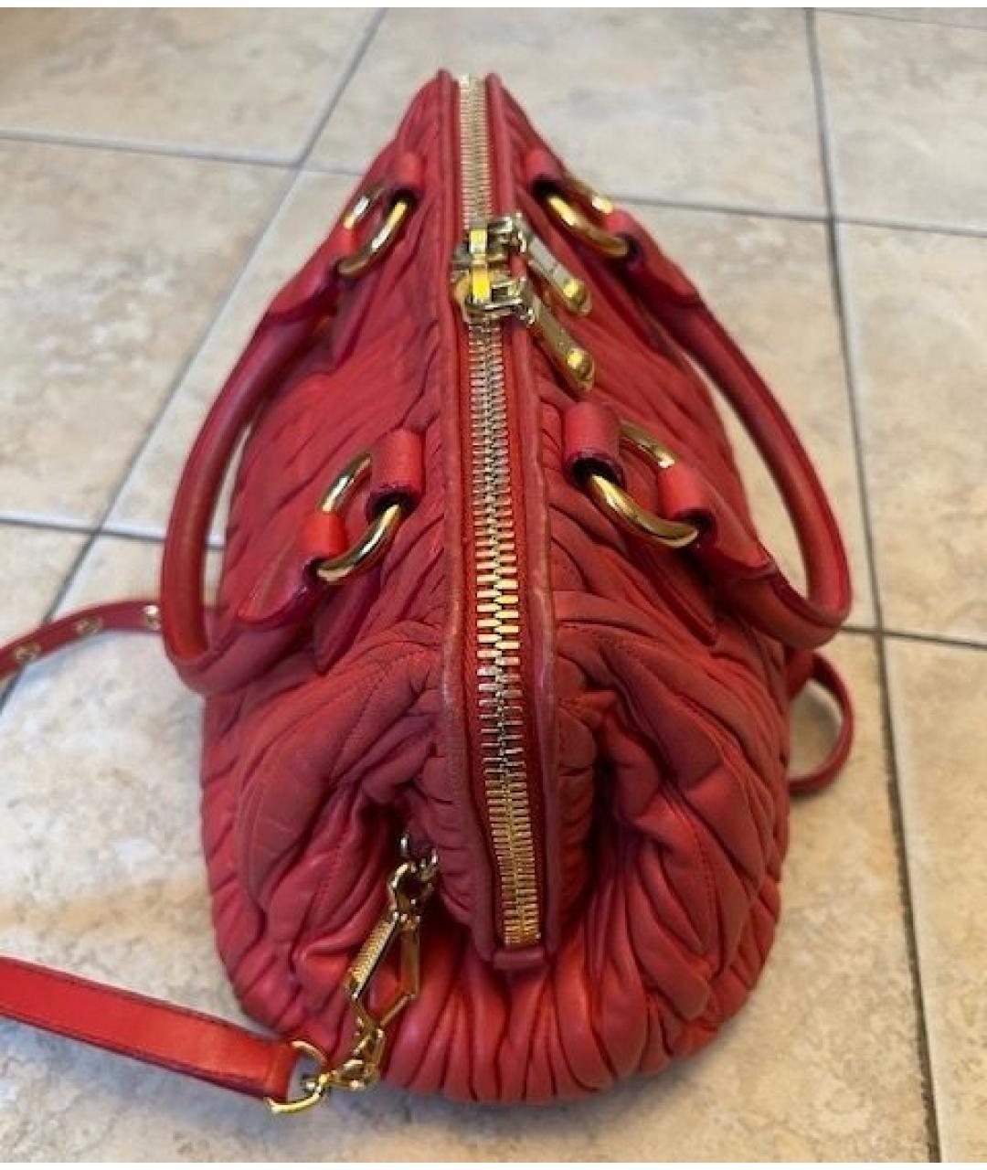 MIU MIU Бордовая кожаная сумка с короткими ручками, фото 5