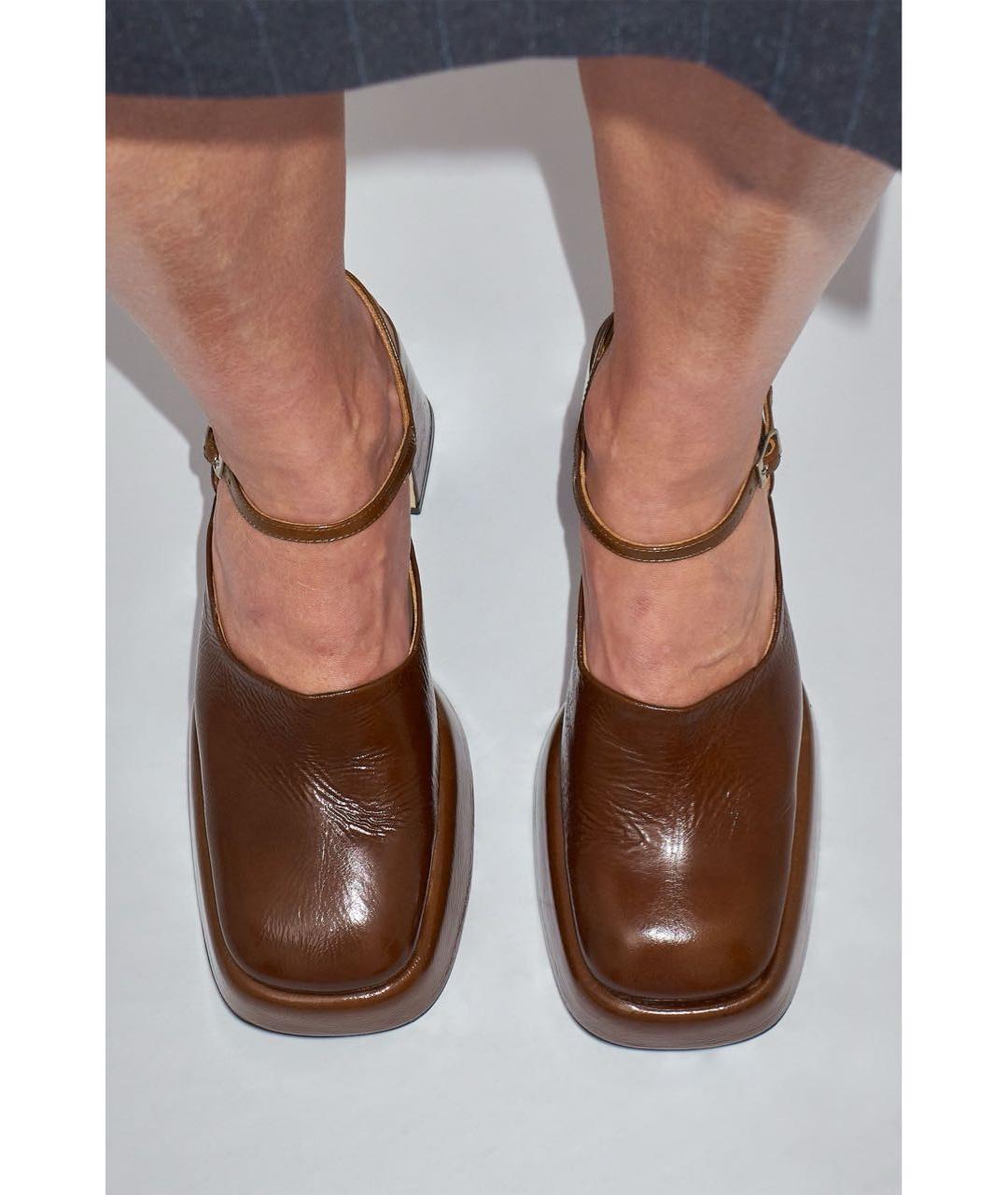 MIISTA Коричневые босоножки из лакированной кожи, фото 8