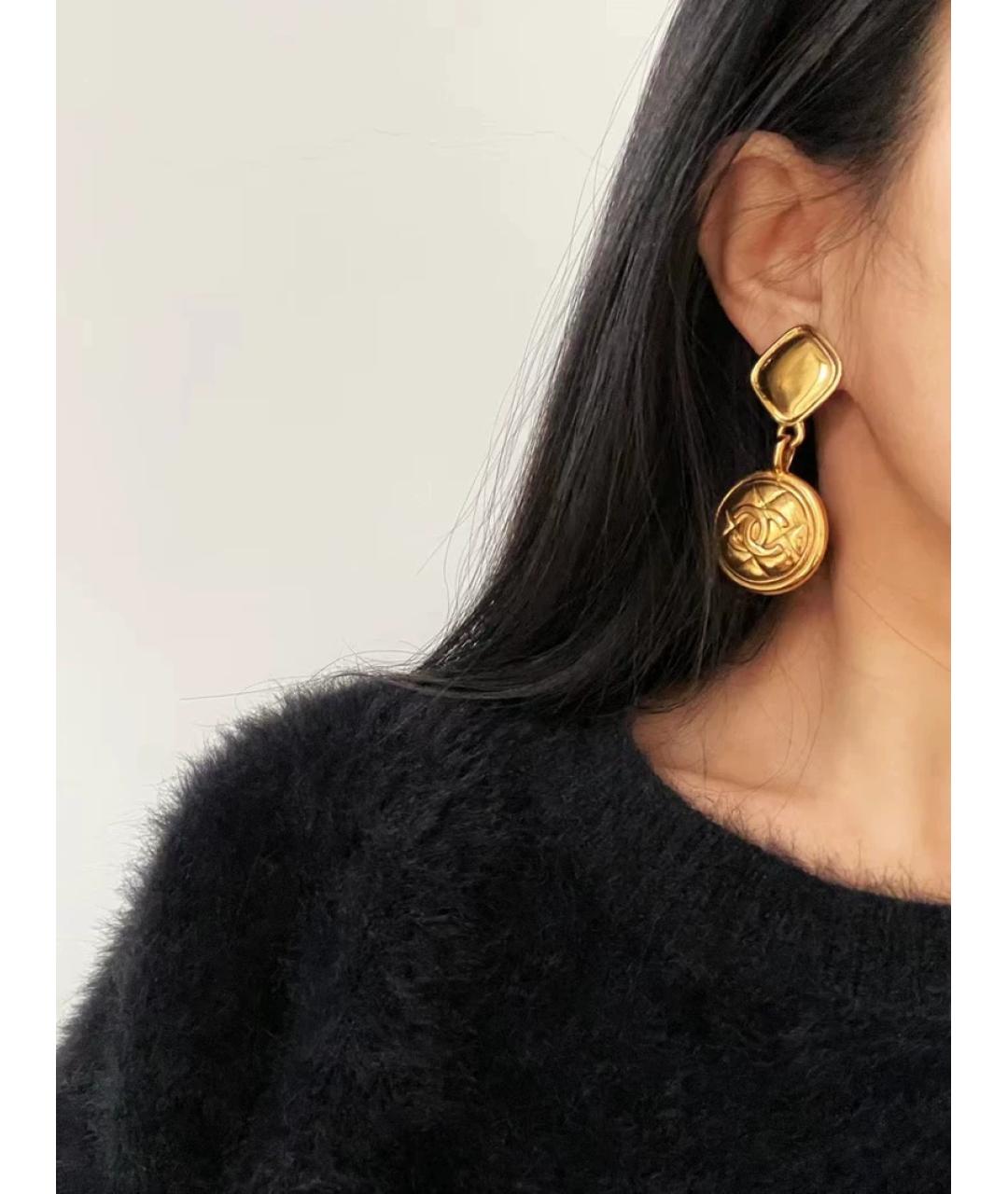 CHANEL Золотые металлические клипсы, фото 4