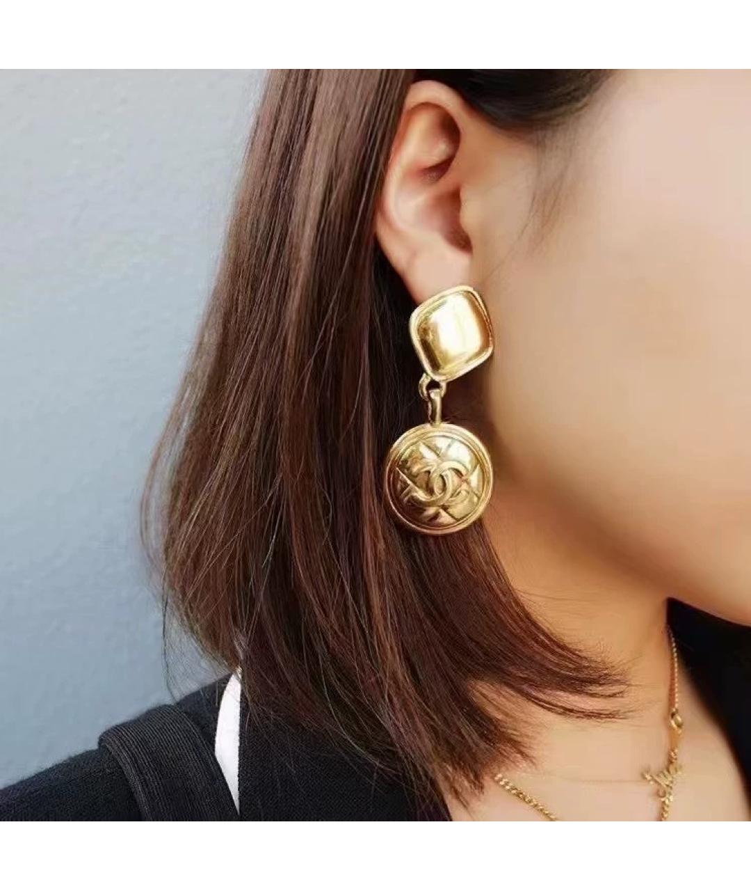 CHANEL Золотые металлические клипсы, фото 3