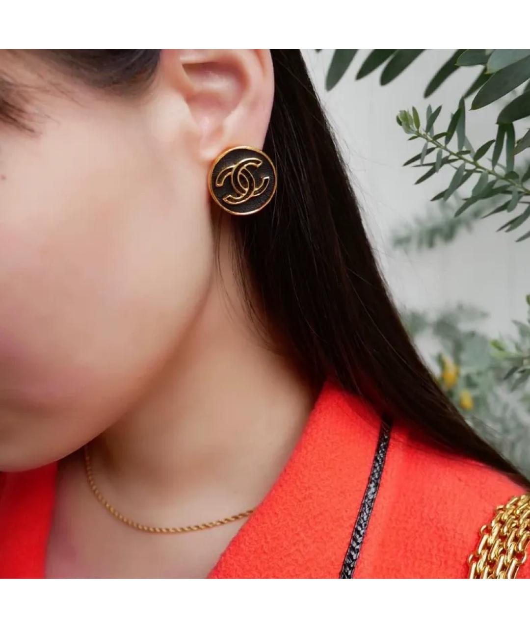 CHANEL Черные металлические клипсы, фото 5