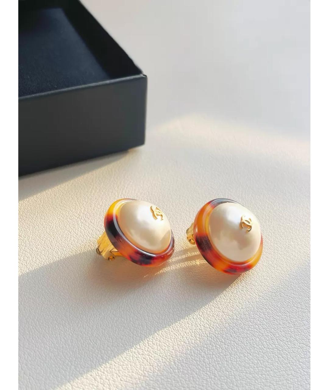 CHANEL Золотые металлические клипсы, фото 2