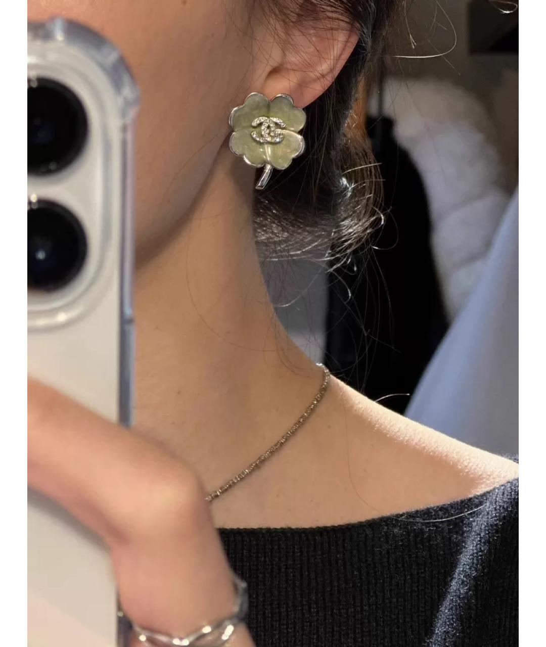 CHANEL Зеленые металлические клипсы, фото 4