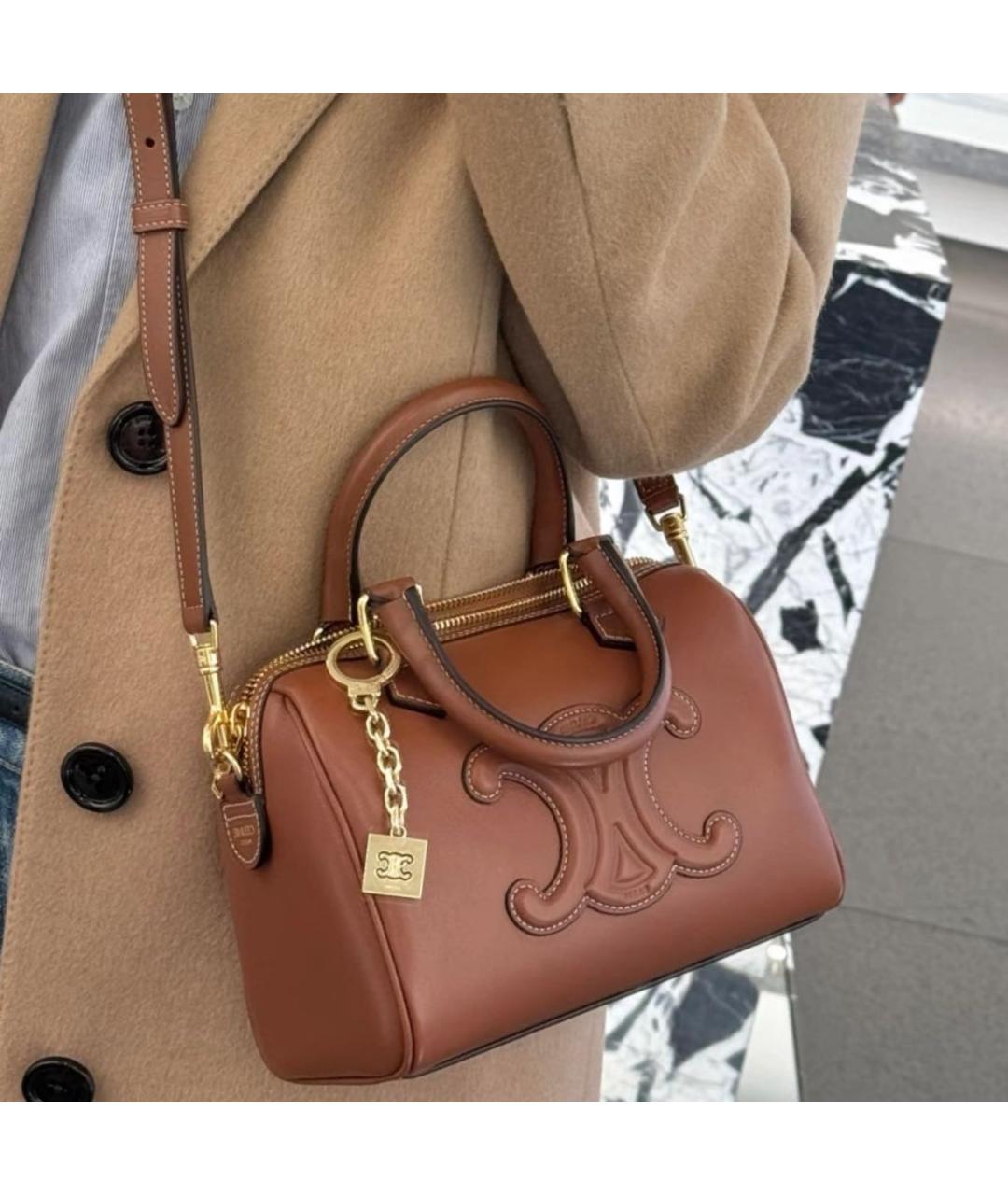 CELINE Коричневая кожаная сумка с короткими ручками, фото 7