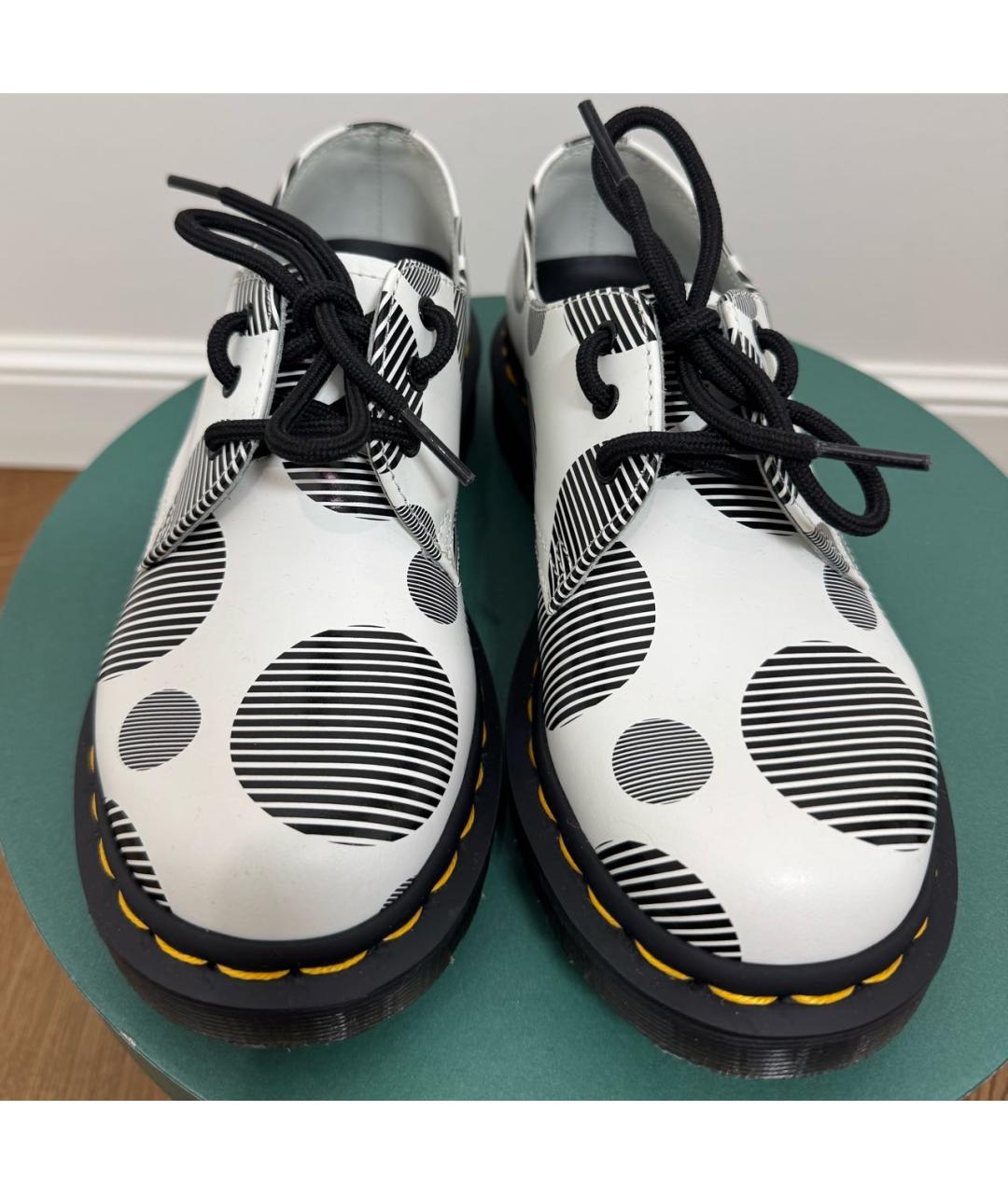 DR. MARTENS Белые кожаные брогги и оксфорды, фото 3