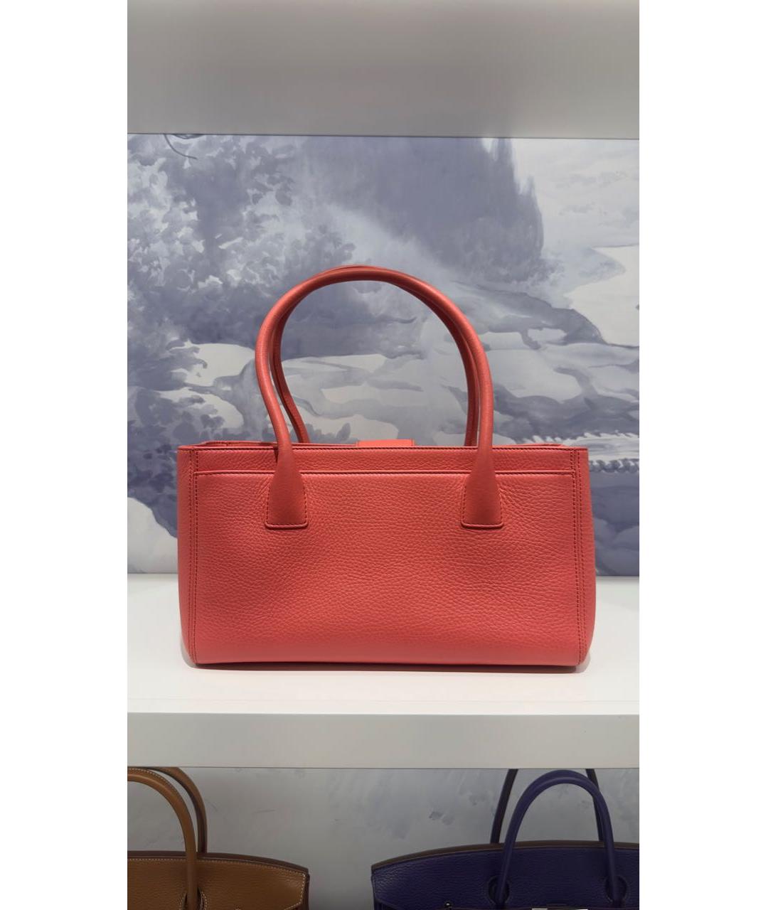 CHANEL Коралловая кожаная сумка с короткими ручками, фото 3