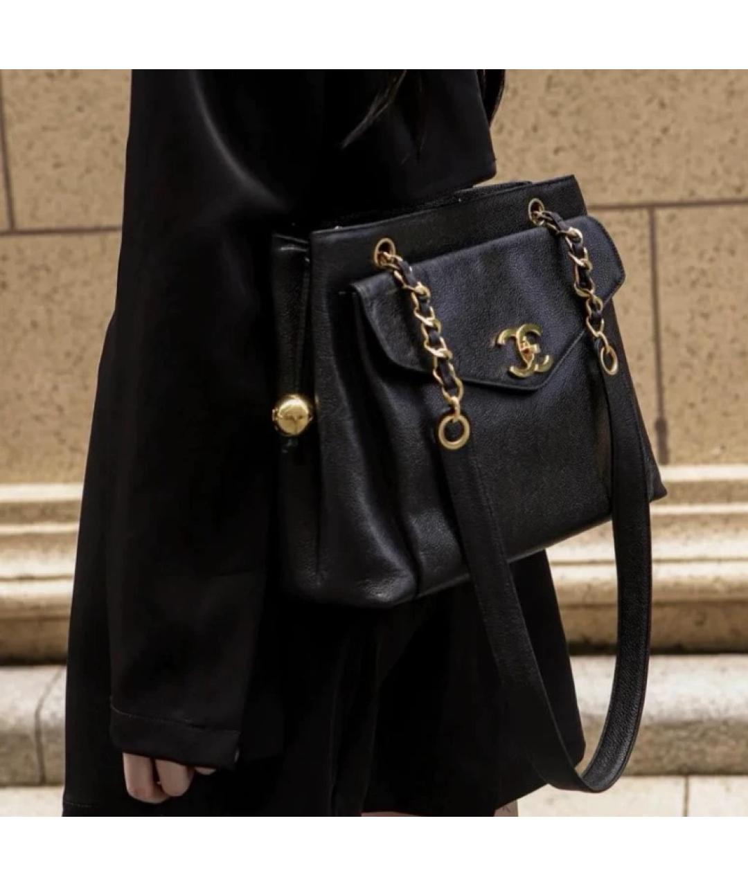 CHANEL Черная кожаная сумка через плечо, фото 2