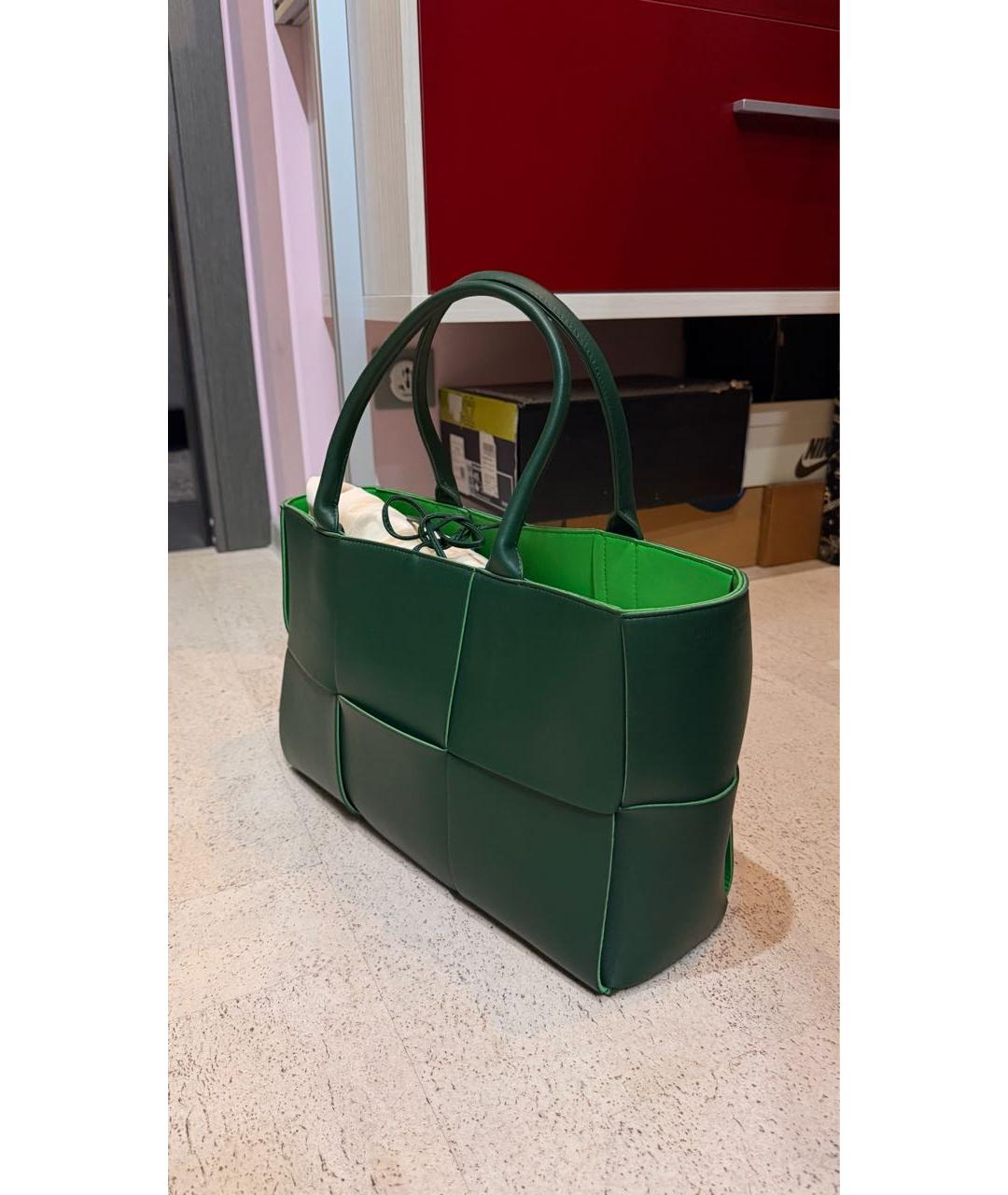 BOTTEGA VENETA Зеленая кожаная сумка тоут, фото 2