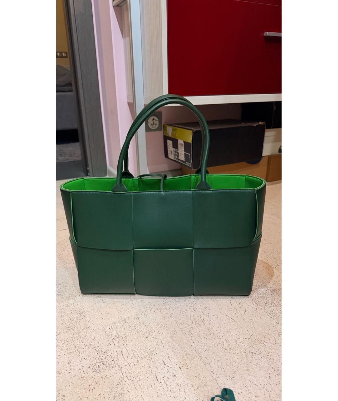 BOTTEGA VENETA Зеленая кожаная сумка тоут, фото 3