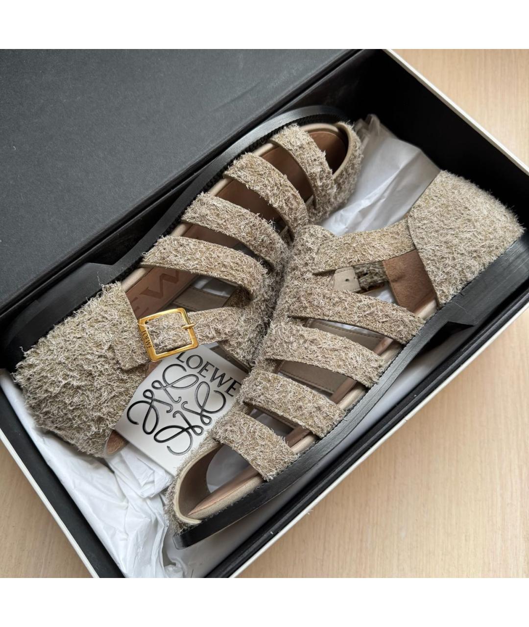 LOEWE Бежевые замшевые босоножки, фото 7