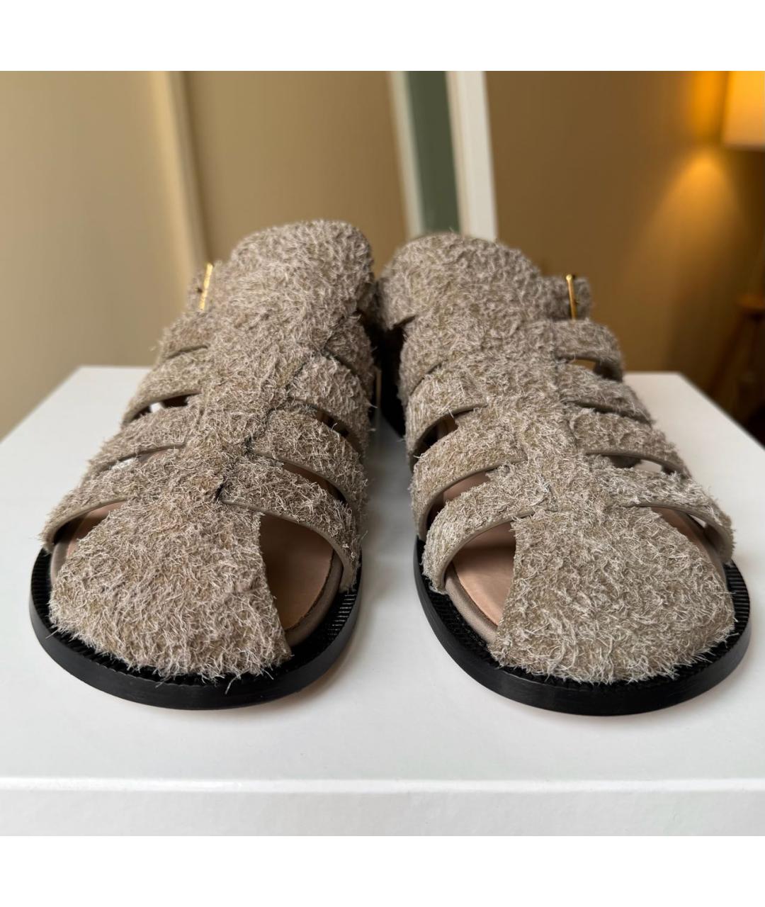 LOEWE Бежевые замшевые босоножки, фото 5