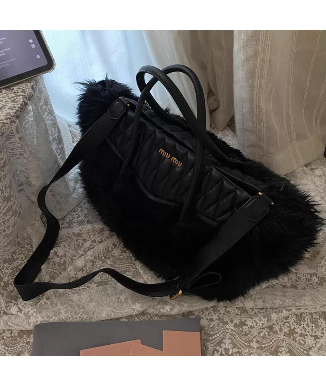 MIU MIU Черная меховая сумка с короткими ручками, фото 3